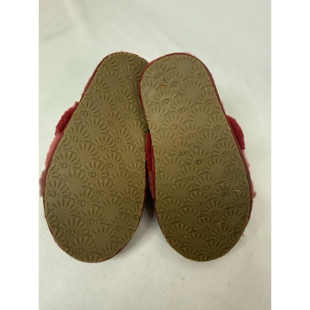 UGG Fluff Yeah Metallic Sparkle Girls Youth 10 Red Slipper Model  T 1125950T